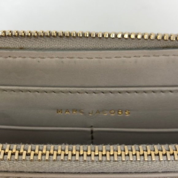 Marc Jacobs Gray Quilted Zip-Around Wallet - Picture 5 of 7